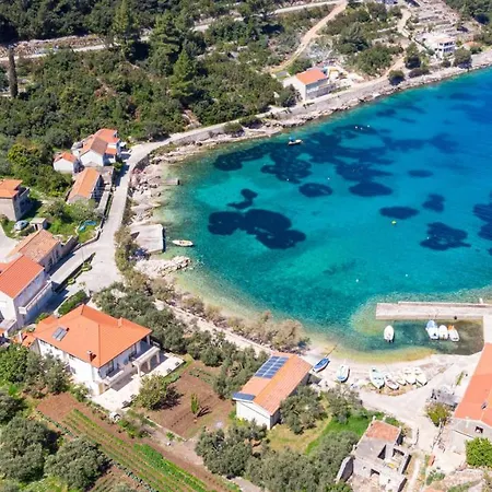 בית נופש Secluded Fisherman's Cove Babina, Korcula - 16193 *